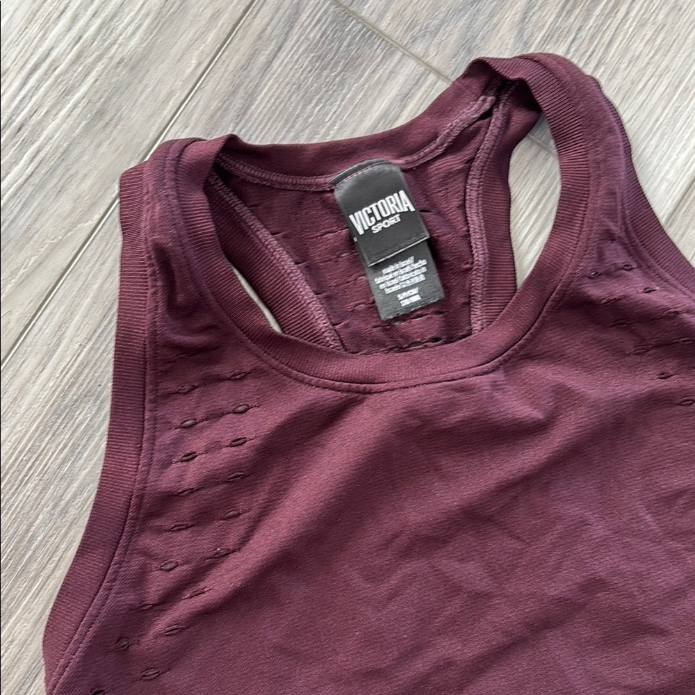 Women's Workout Tank Top - Picture 2 of 3
